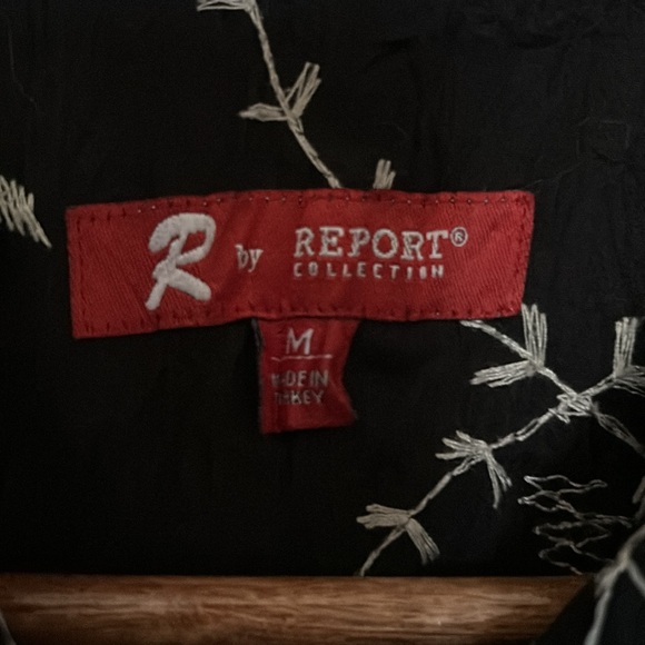 Report Button Down - Picture 3 of 4